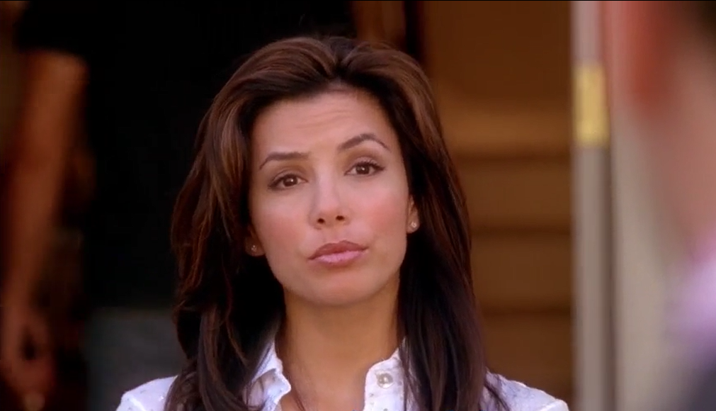 其实有点口头报复的意味的,因为在这种社交聚会上,作为卡洛斯的老婆