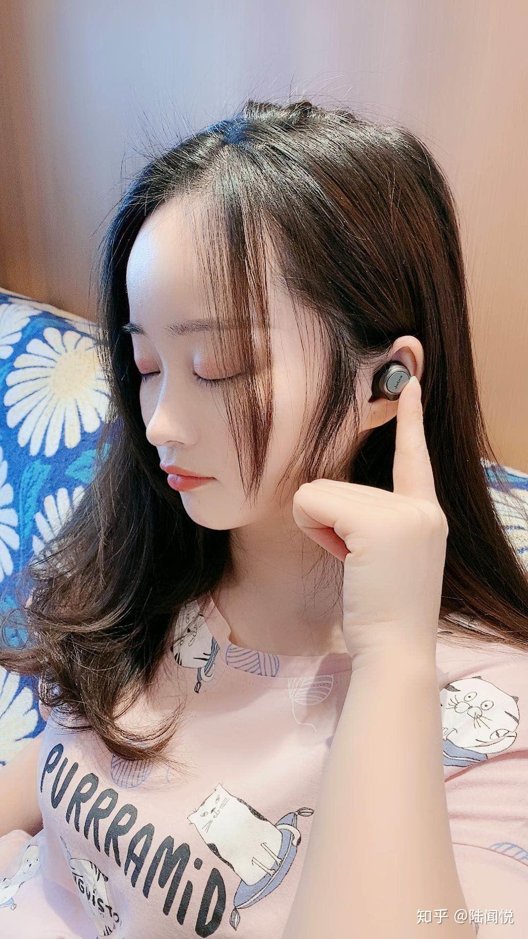 jabraelite75t无线耳机使用体验一个女生带耳机的方式真的可以体现
