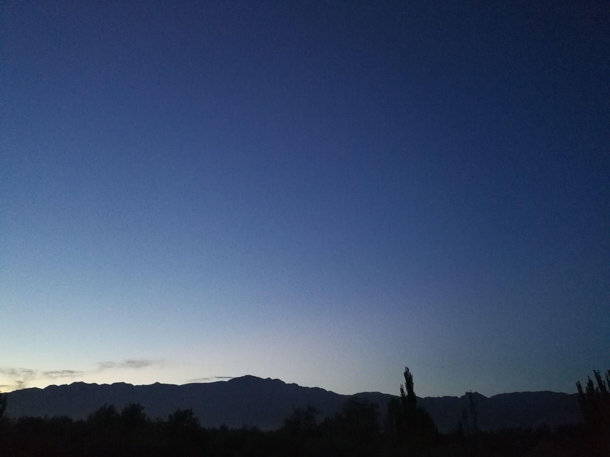 华为mate9Pro夜间拍照效果不好?