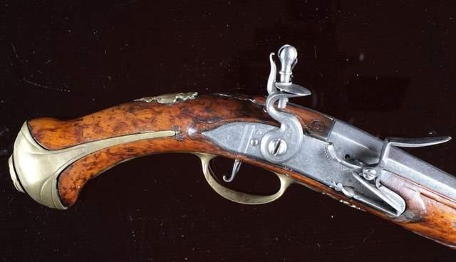 欧洲经典燧发枪,18世纪法国骑兵军官专用,威力强劲,精美漂亮 