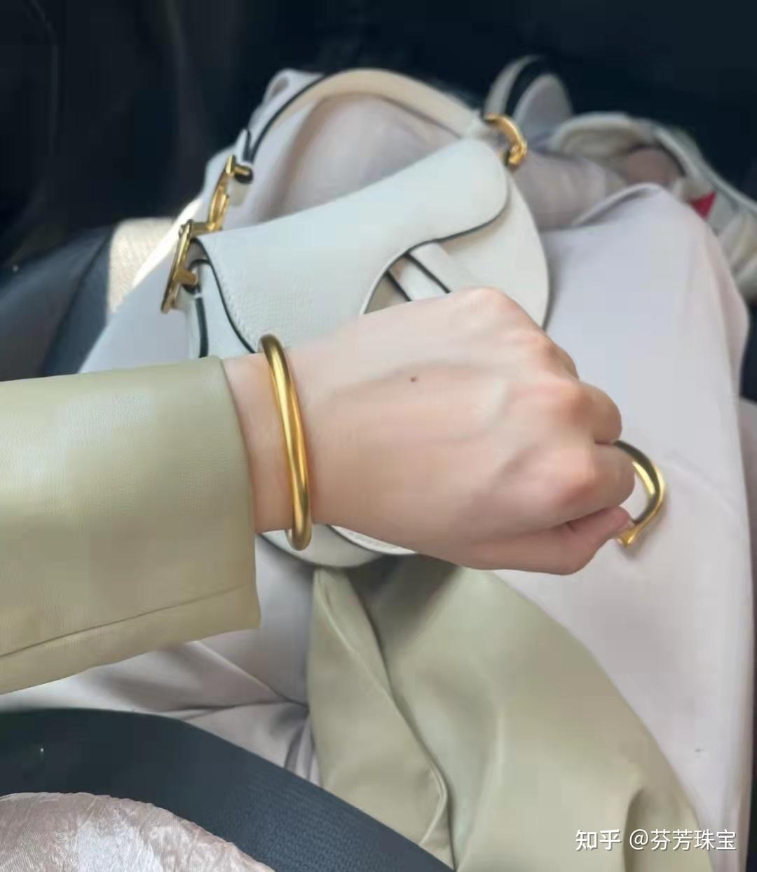 第1款:古法黄金素圈手镯