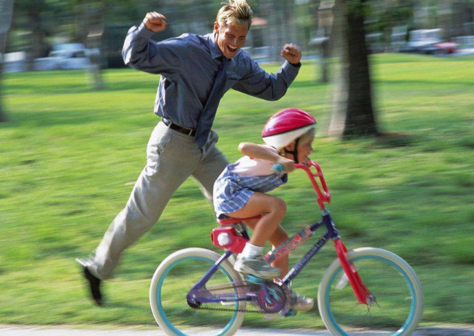 权威型父母 ( authoritarian parenting style):权威型父母是四种养育