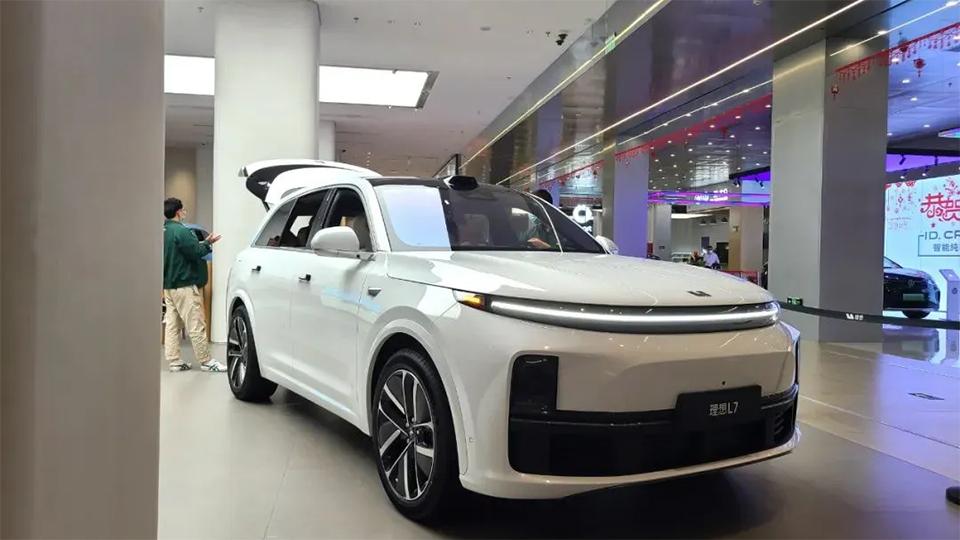 奔驰宝马5折高销量只剩华为高价电动车红利结束了