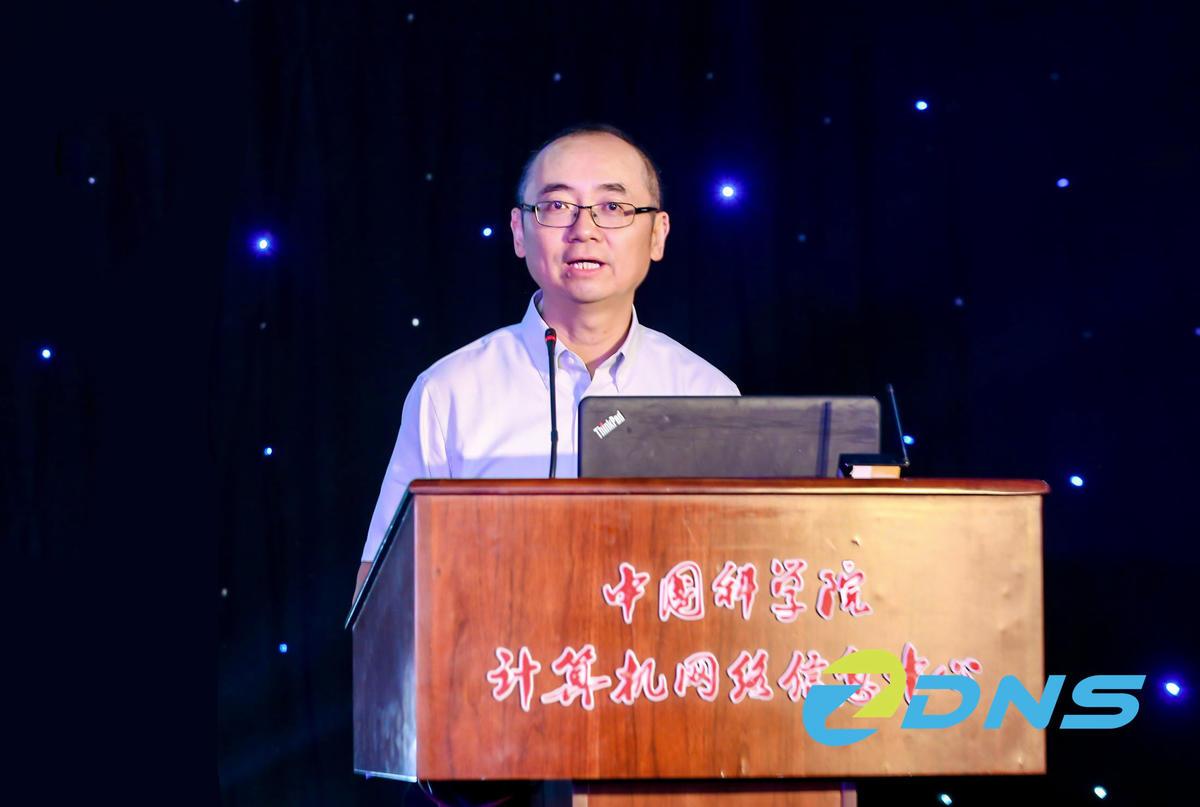 龙芯中科总裁胡伟武,域名国家工程研究中心主任毛伟,总经理邢志杰等