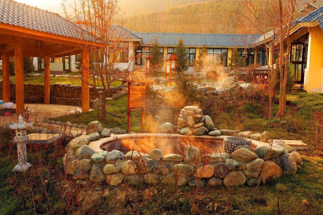 天池-五江温泉-阜康-乌鲁木齐天山滑雪场-乌鲁木齐美食美景温泉都在