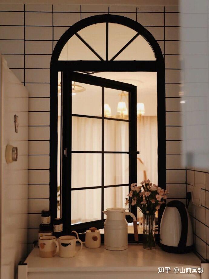 了视觉纵深感营造空间被放大的错觉窗户不仅可以给我们的家带来光线