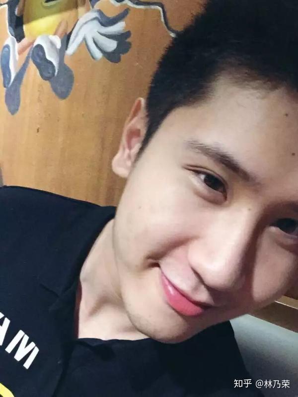 有哪些是同一个人而颜值相差甚远的照片?