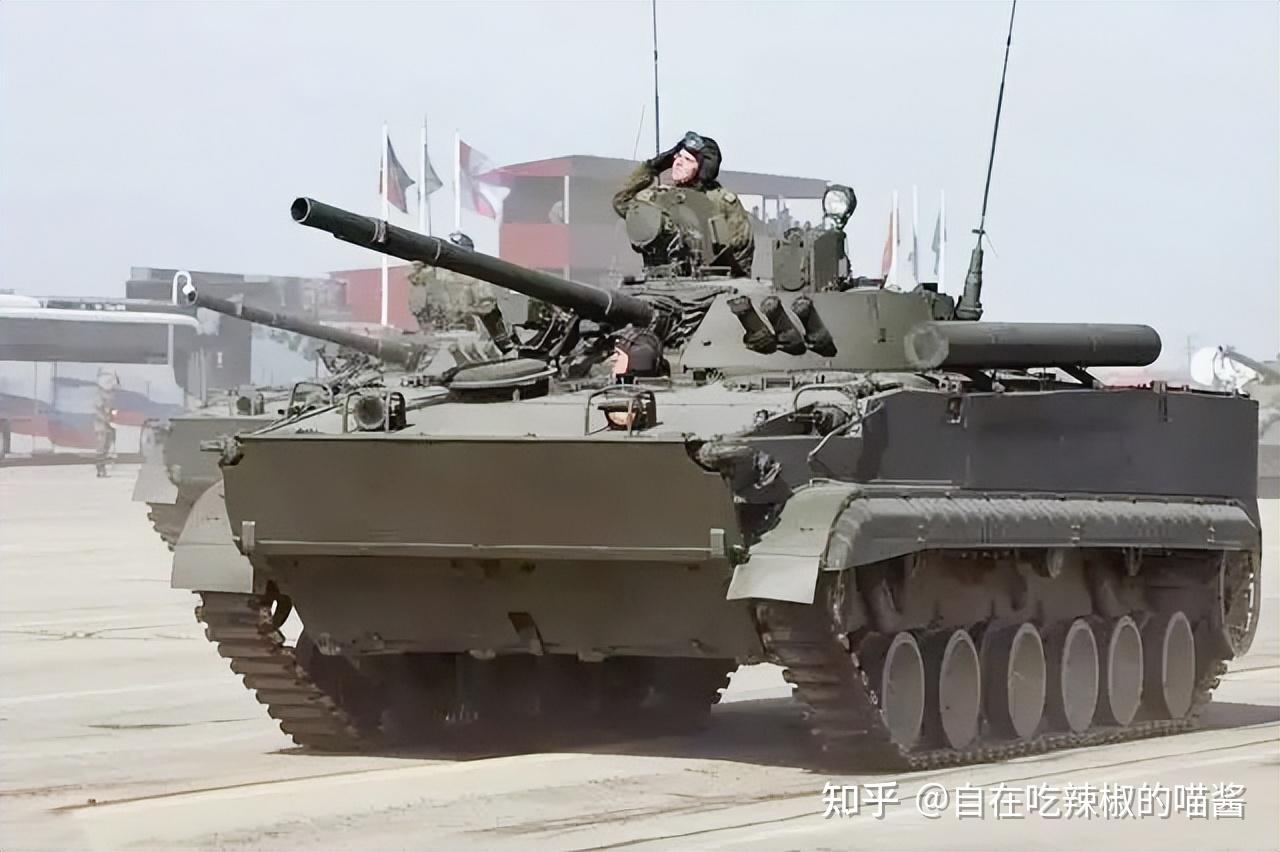 bmp3履帶式步兵戰車基礎參數,最多可攜帶5名步兵,全長7.14米,全寬3.