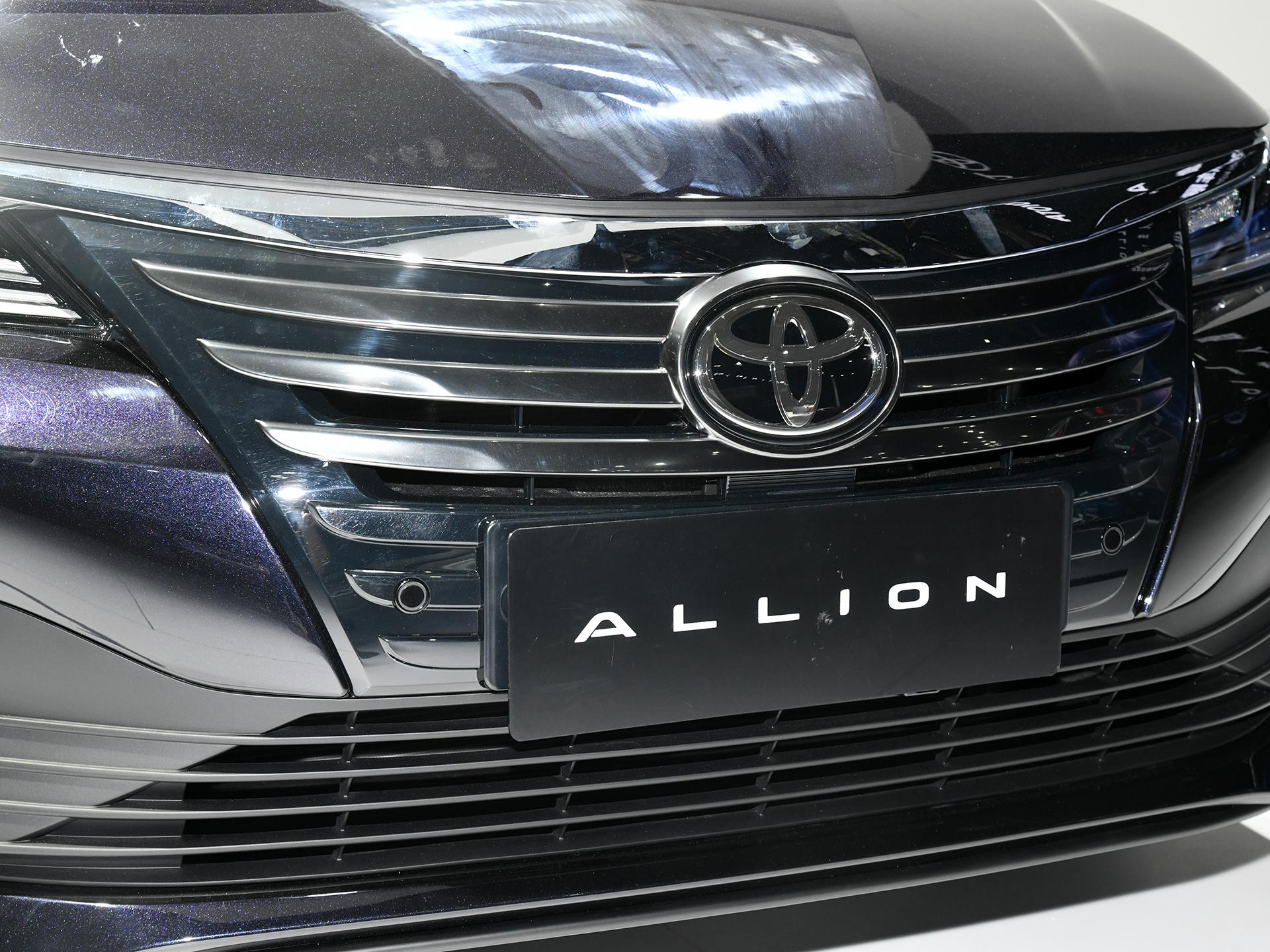 广州车展一汽丰田傲澜正式发布轴距2750mm超过卡罗拉