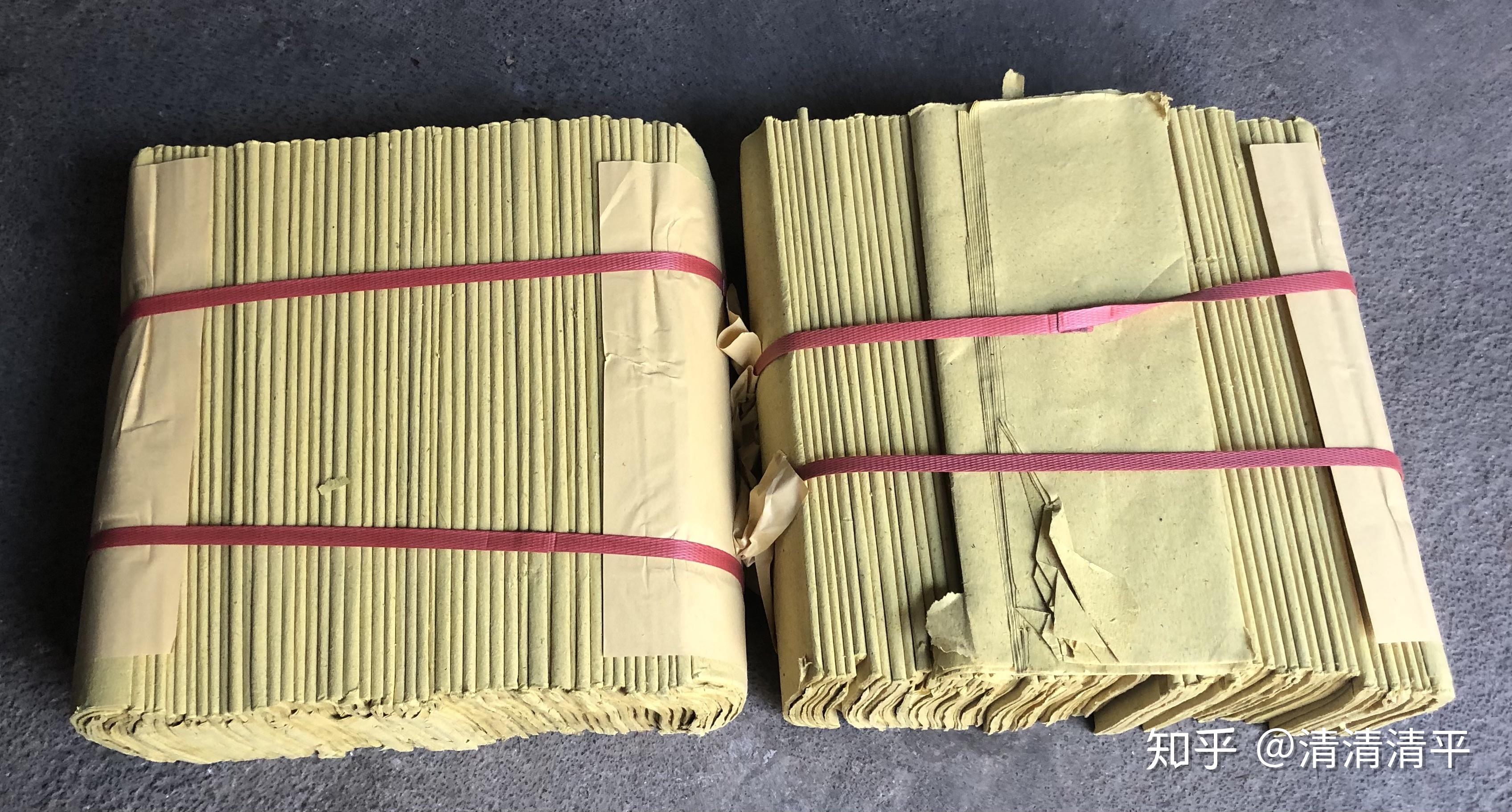 当然,除了这些,还会买来一捆一捆的草纸,这是祭祖烧纸的主要物品.