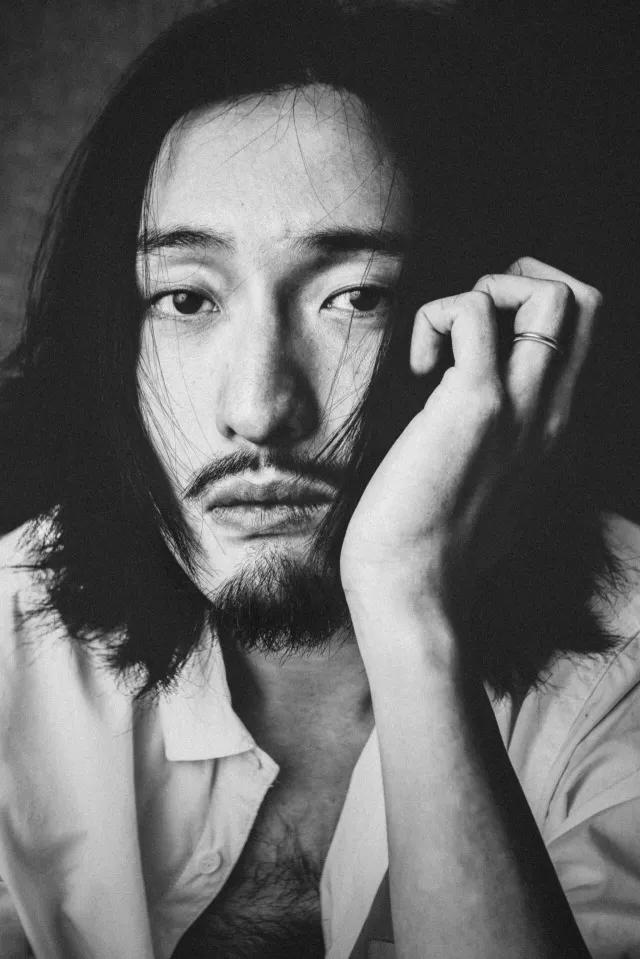 如何看待王传君回应王家卫的我不喜欢?