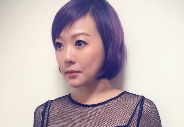 她是落选港姐,22岁为红甘愿拍三级,如今44岁样子宛如少女 - 知乎
