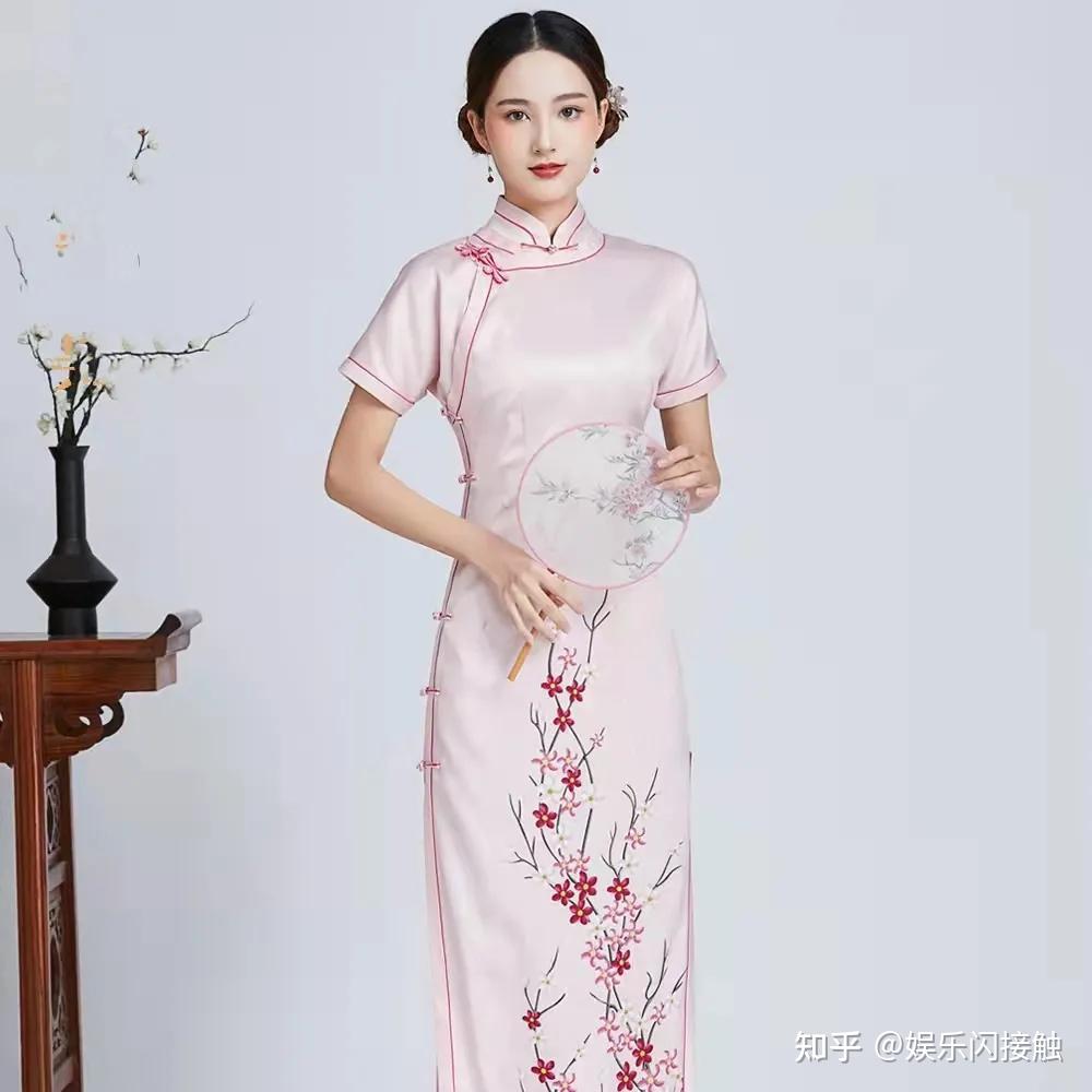 粉色真丝双层旗袍裙清新婉丽可以更好的秀出你的迷人好身材