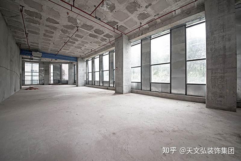 四川房地产开发全周期实操指南：从土地研判到精装交付的关键节点