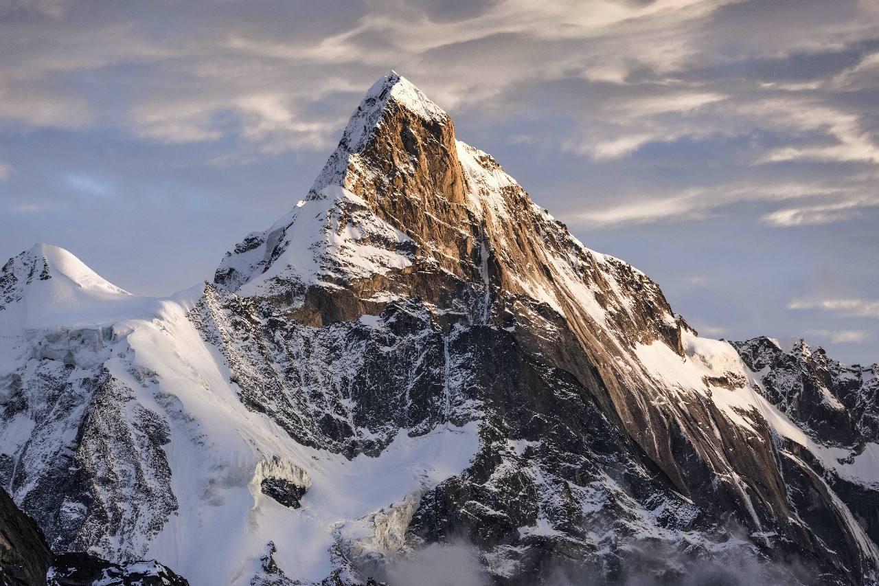 摄影时如何能把山峰的险峻表现出来？ - 知乎