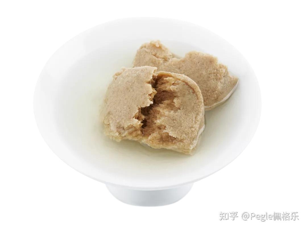 这是什么好东西小猫咪都爱吃的冻干生骨肉饼