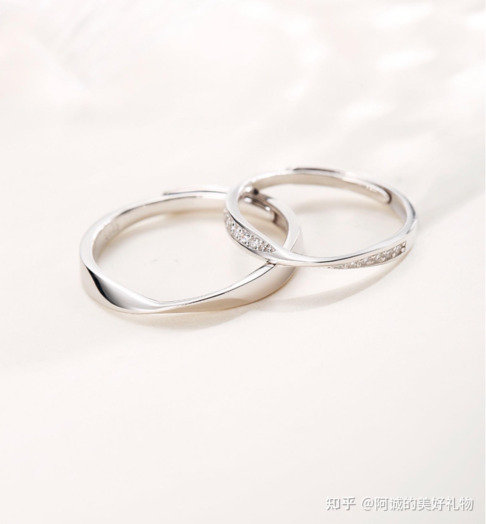 适合学生党的10对情侣礼物!