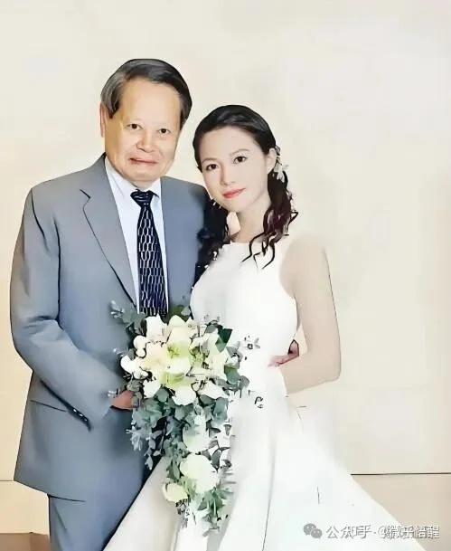 杨振宁长子杨光诺动情发声:感谢继母翁帆,二十余载她是杨家最暖的港湾 - 知乎