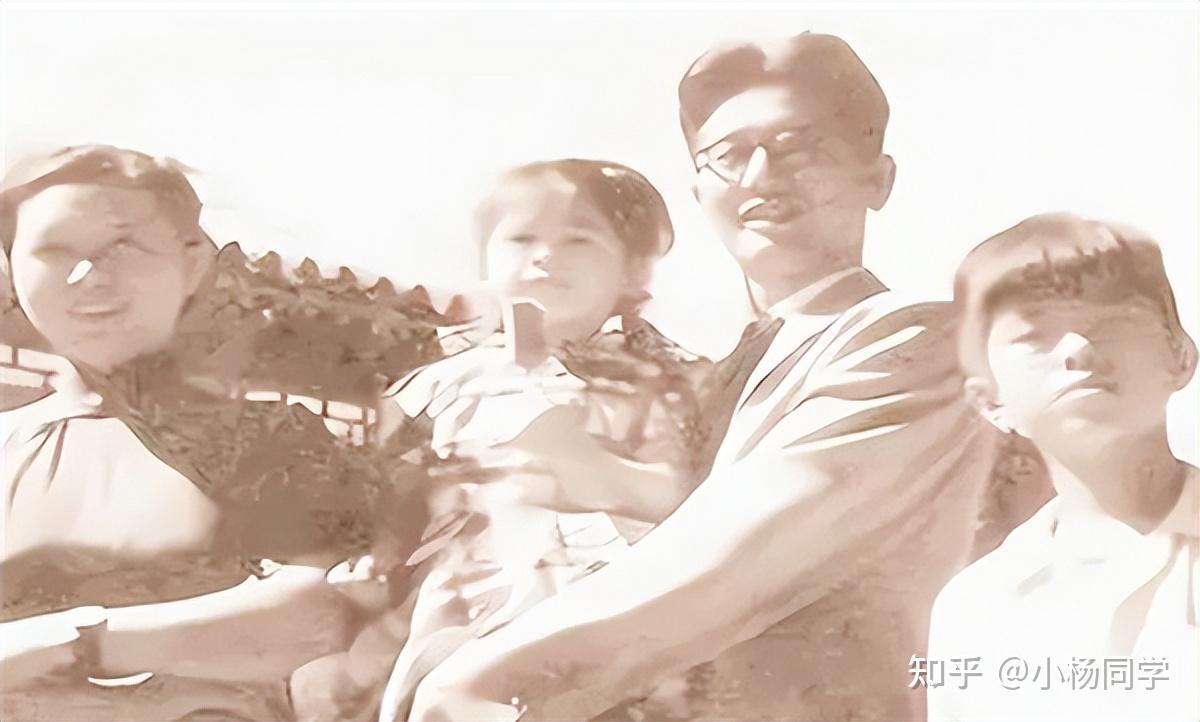 外交部长乔冠华后人今何在长子子承父业女儿现今家喻户晓