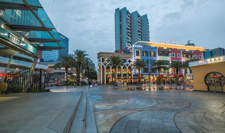 在线预定:己客酒店地处深圳市南山区招商街道蛇口太子路海滨商业中心