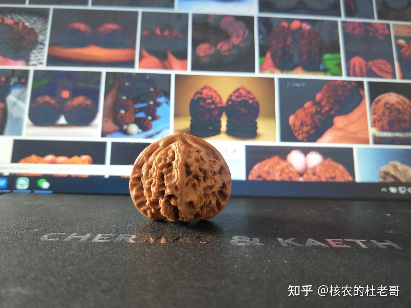 文玩堂：核桃（宫灯玉玺獅子頭）蟒皮爆肉 天然宫灯文玩核桃狮子头磨盘四座楼官帽麻核桃把件