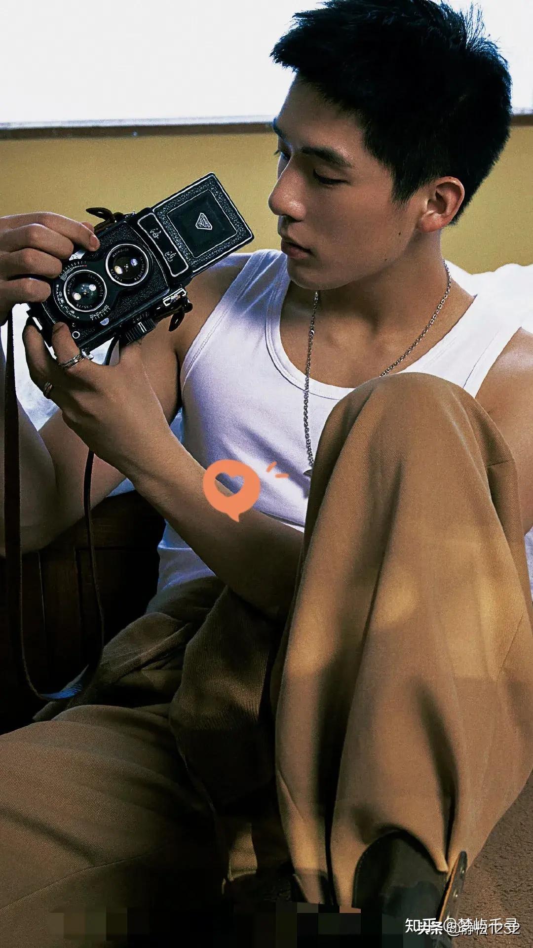 人面桃花相映红新鲜美男出圈内娱美男重新洗牌最帅30位来袭