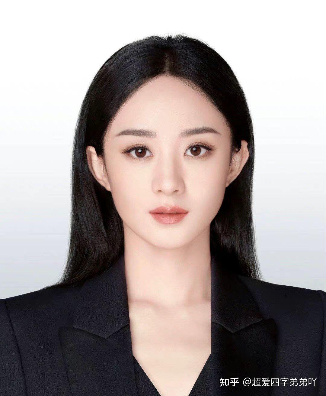 赵丽颖这张西装证件照有点正啊五官真的很精致近两年她真的变好看了