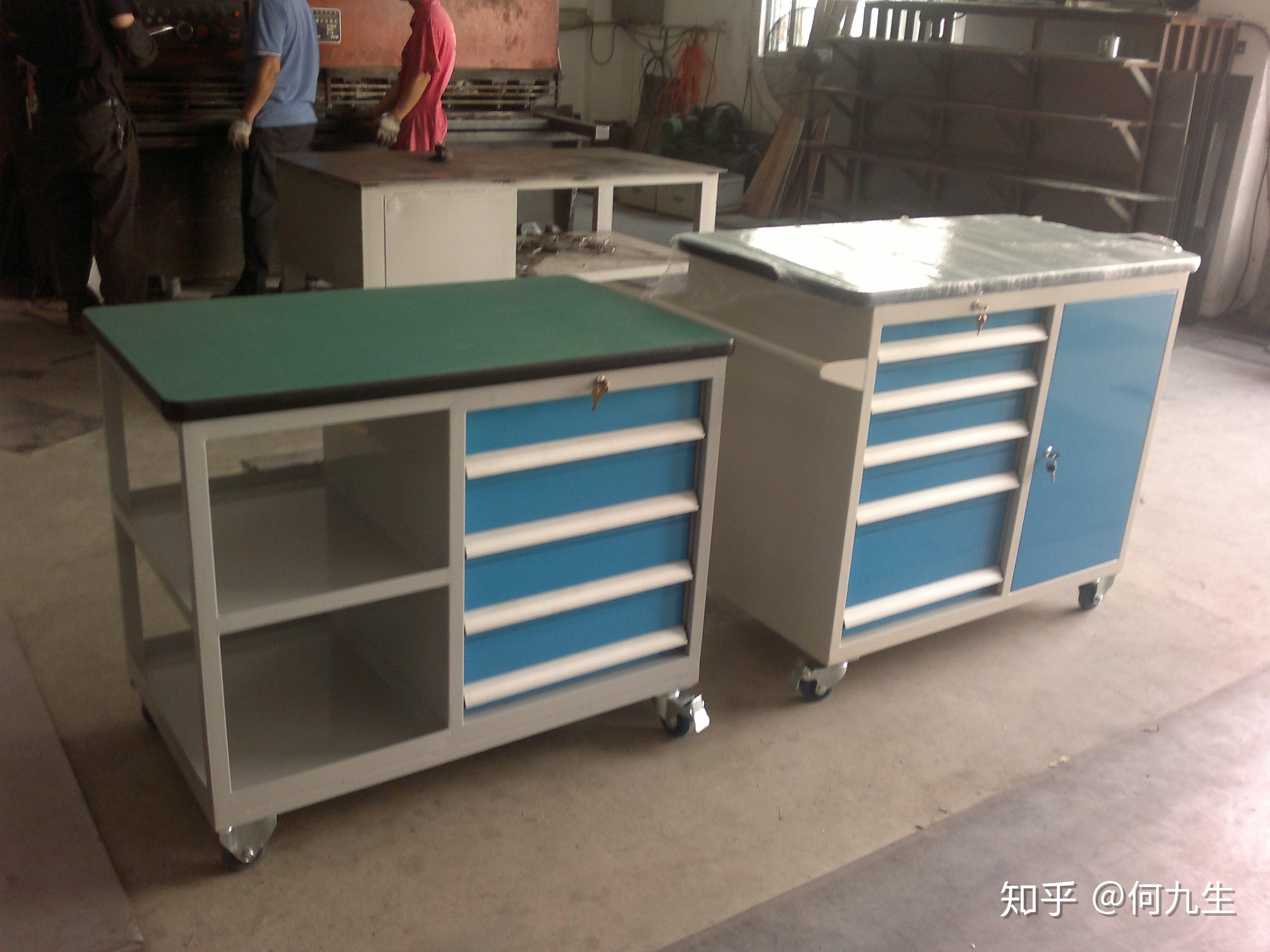 柜按使用场所分类可分为工厂车间工具柜,学校专用工具柜和家用工具柜