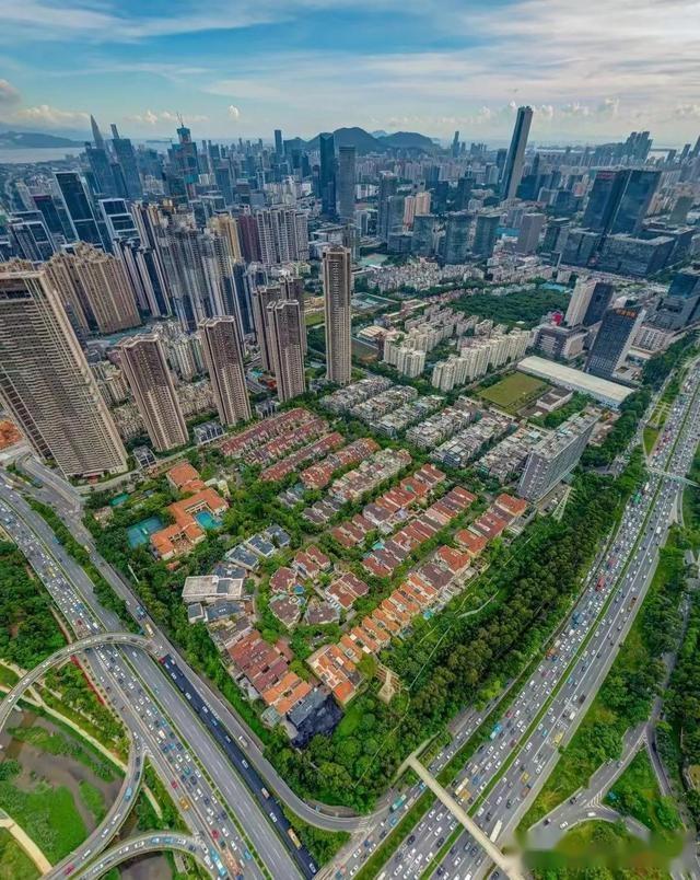 深圳法拍房城市山谷1a21号别墅价值几何之吃瓜群众视角