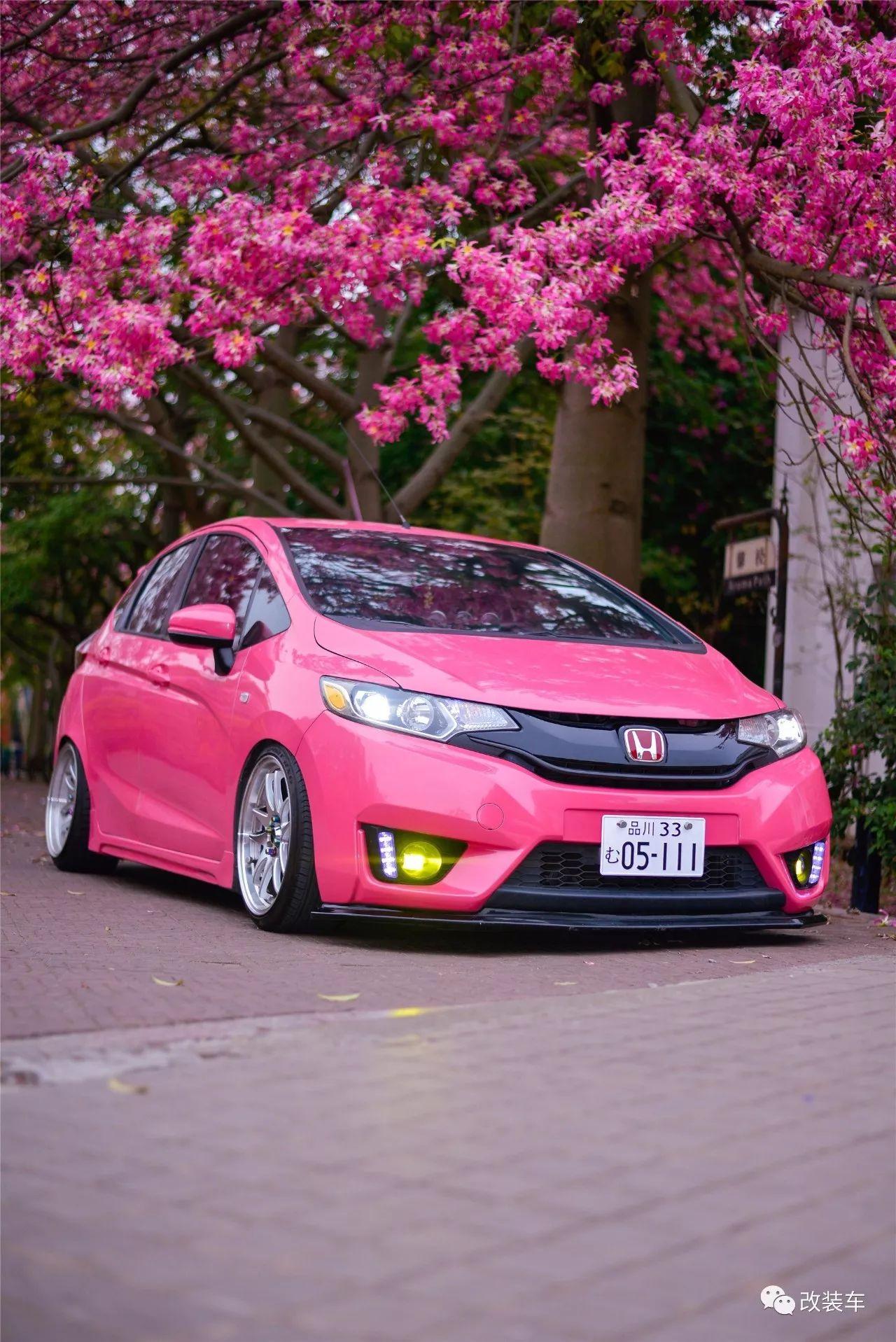 今天要给大家带来一辆本田飞度gk5的改装案例,大家看到下面这张照片的