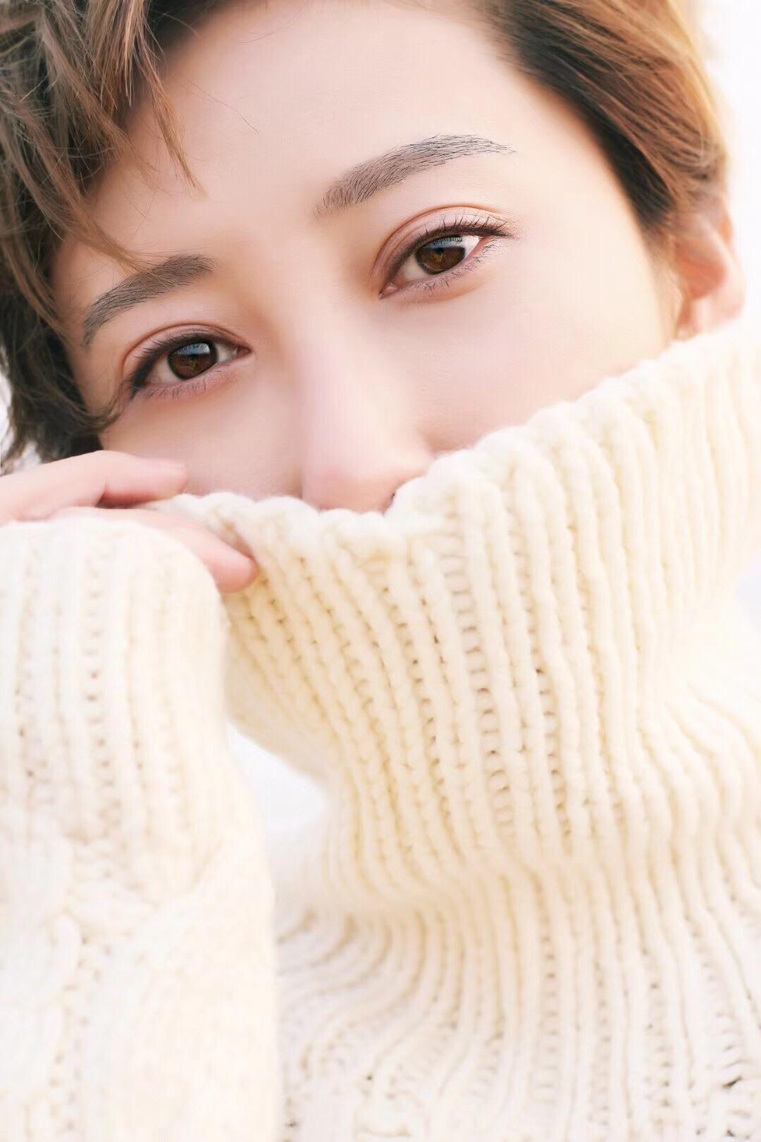 短发女人也可以性感的可爱影视演员杨梓墨