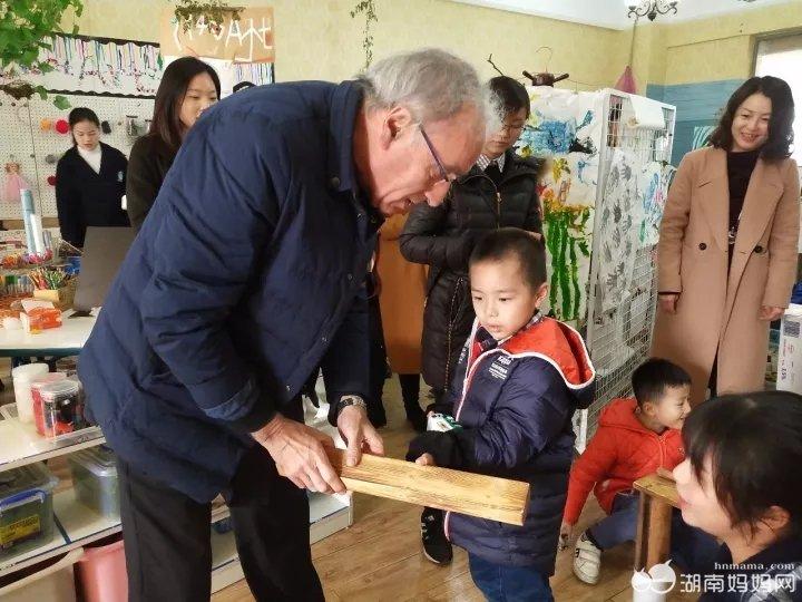 法国著名教育家白乐桑教授访问万婴幼儿园