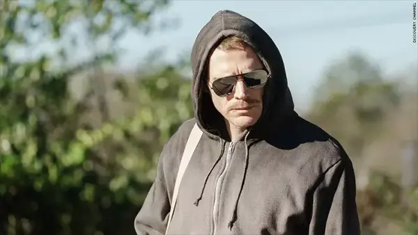 来自电影《温布尔登》paul bettany