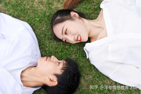 性格内向的男生该怎么谈恋爱才能获得女生亲觅