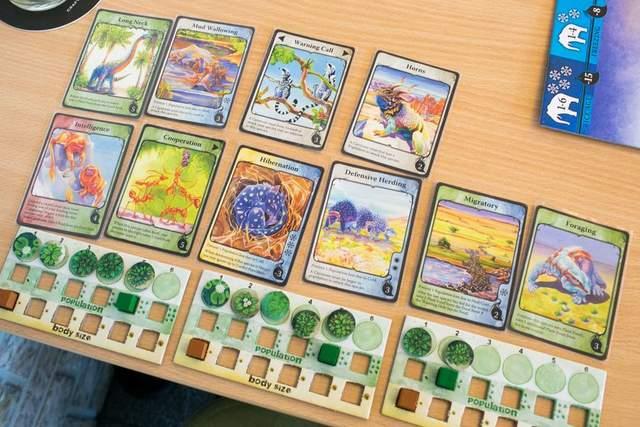 当然,对于物种起源和史前文化,大部分桌游还是采用了更为科学的背景