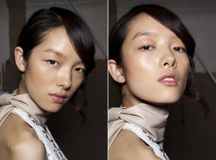 黑黄皮肤女生,穿什么颜色衣服最显白?