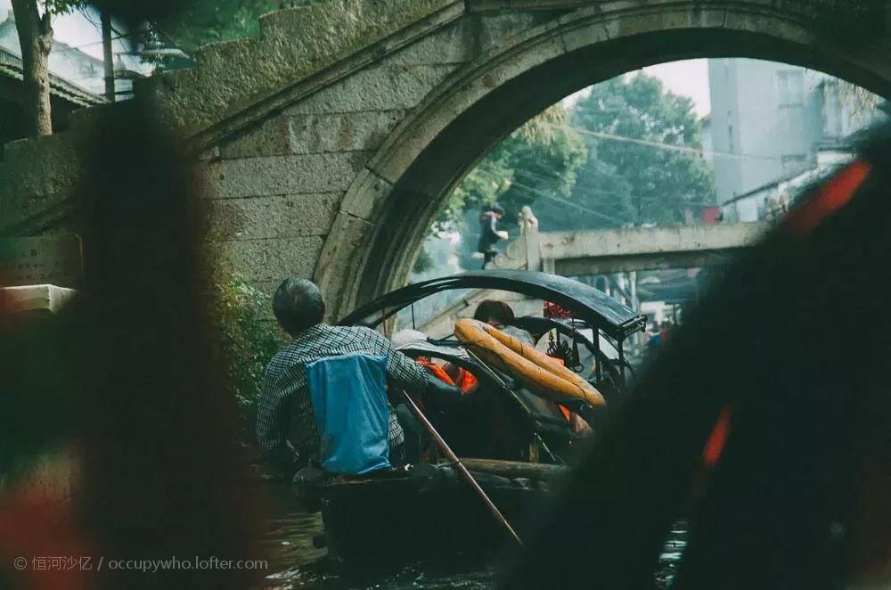 王家卫的电影风格是什么呢? - 知乎