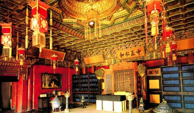 庆亲王府的龙凤柄灵芝黄玉如意