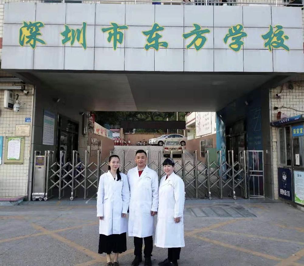 一只老鹰视力检测公益活动进入深圳市东方学校