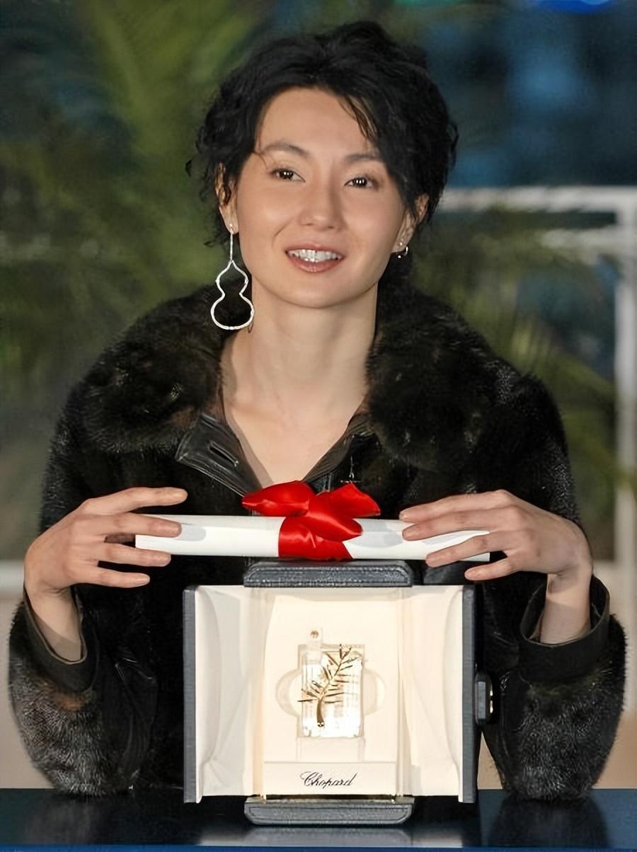 第一影后张曼玉:息影18年住进胡同,真是活得太飒了