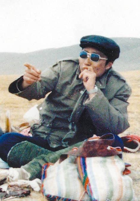 回顾扎巴多杰3年频繁搬家4次,没有自己的房子,都是租房住.