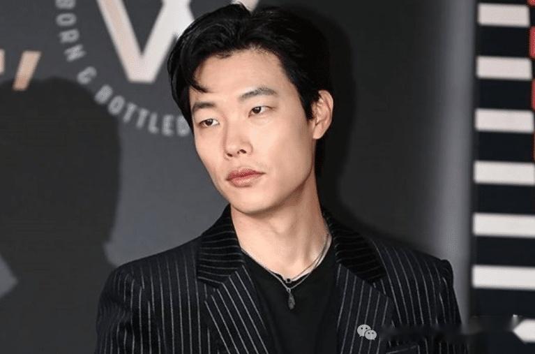 据外媒报道称:韩国时间3月19日下午,柳俊烈在公开承认与韩素希的恋情