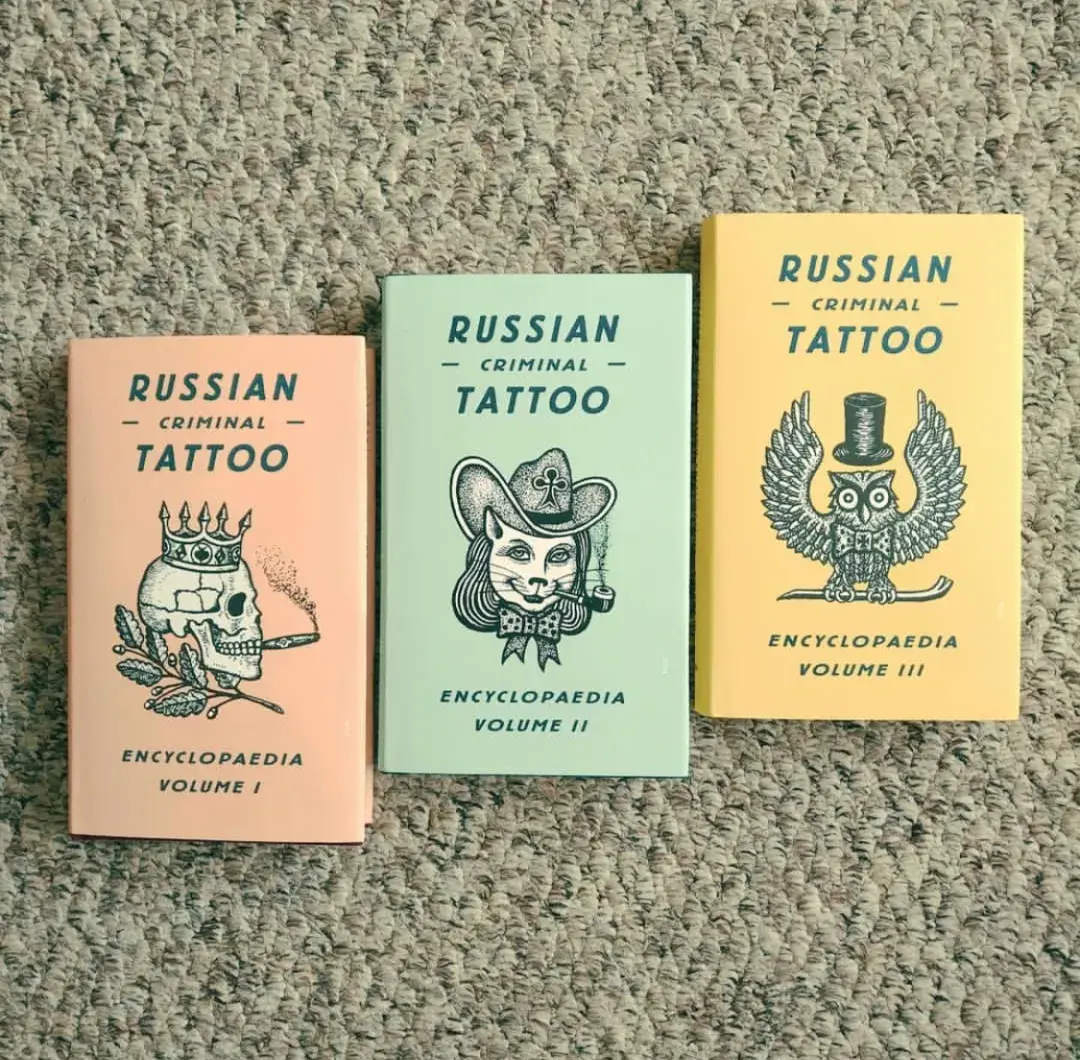 俄罗斯监狱纹身图案的暗藏玄机和深藏含义流传至今,深受大众喜爱.