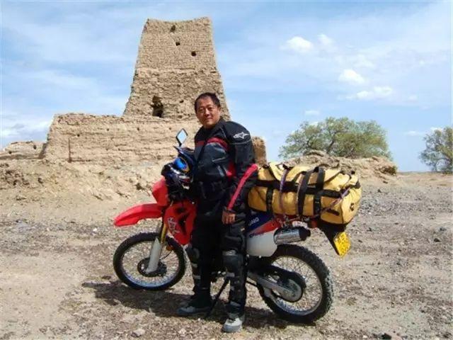 王铁男成功登顶珠峰曾开辟夏特狼塔等线路