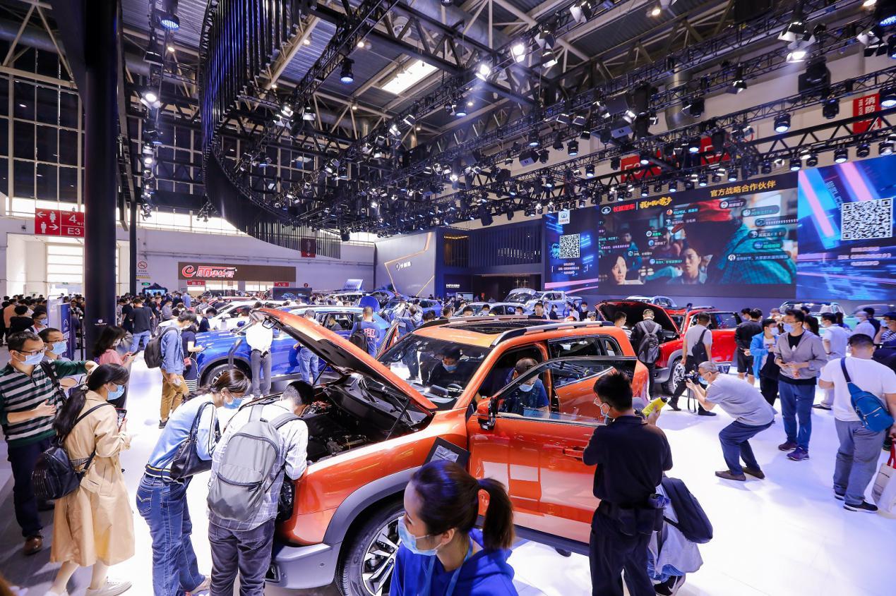 猫狗炮坦联袂营业2020北京车展长城汽车展台人气爆棚