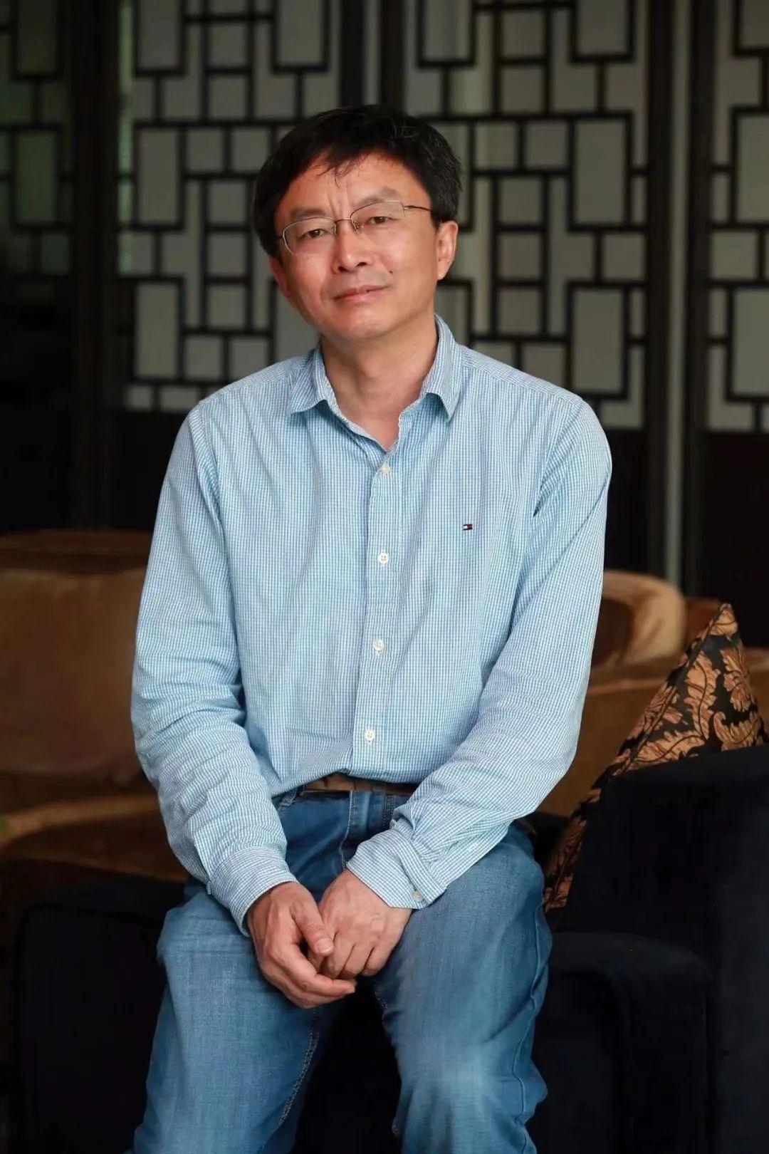 逝去的张进,和他的乌托邦梦想