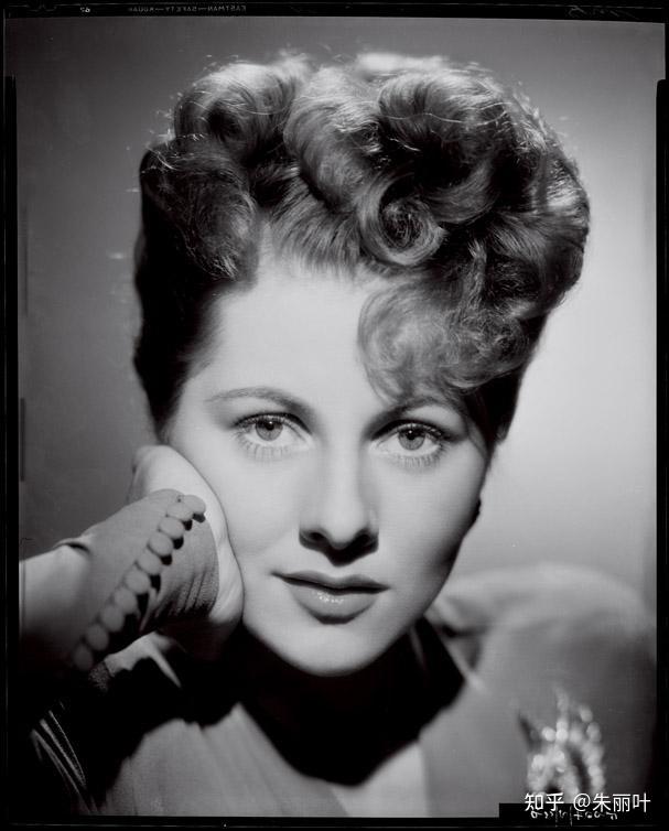 琼芳登:4次婚姻不幸福,活了96岁,与姐姐争了一辈子