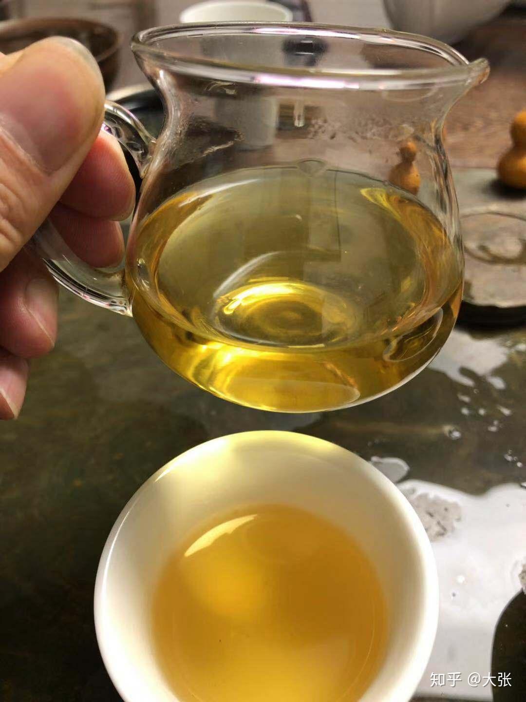 干茶油润,茶汤橙黄透亮,入口饱满;细腻甘甜,生津迅速.