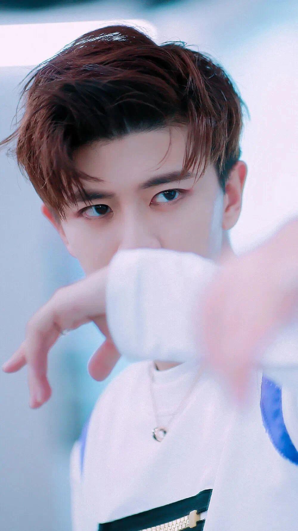 任嘉伦壁纸你是我未曾预知的心动是我余生的追逐