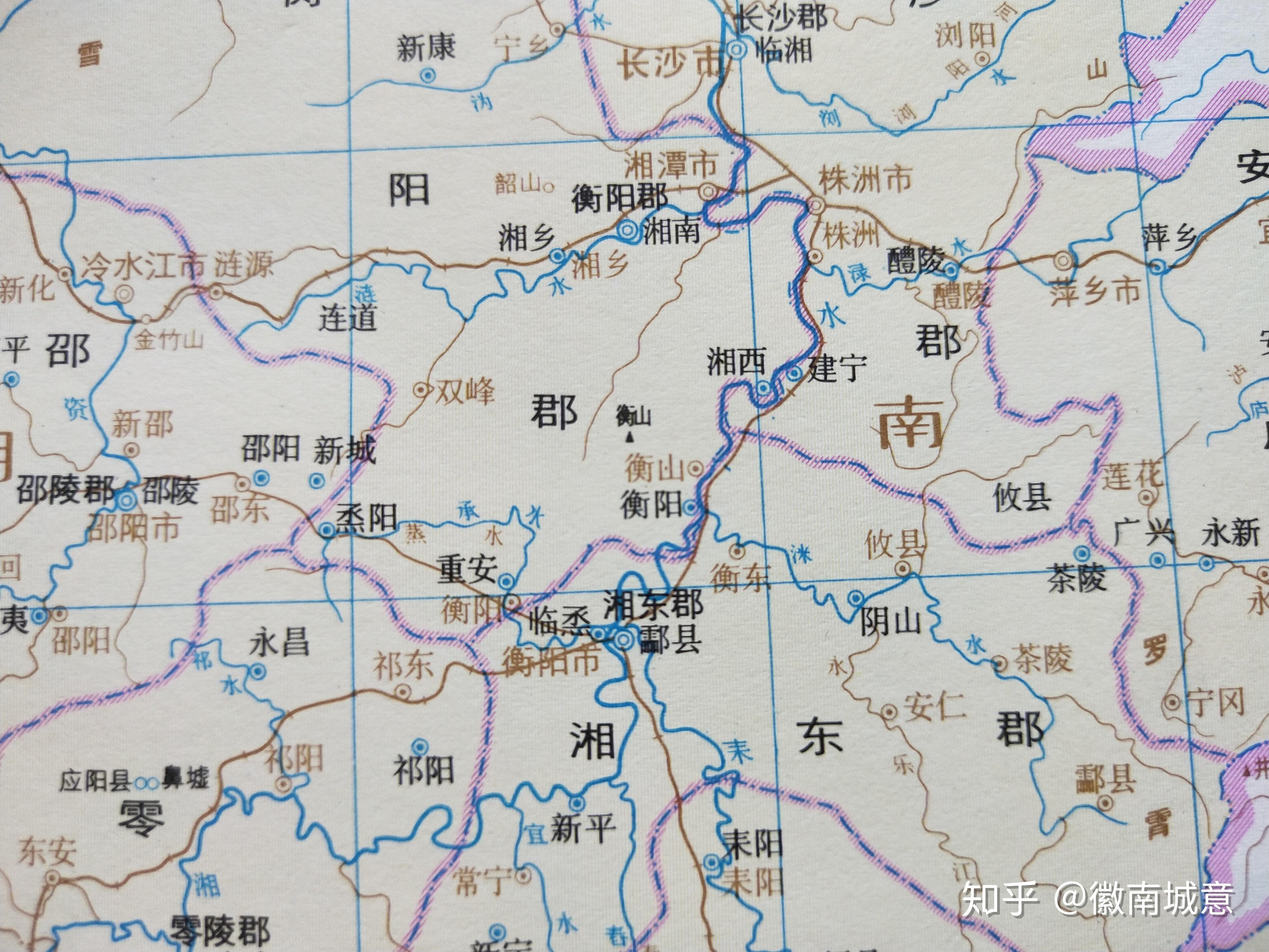 汉承秦制,西汉时增设州(刺史部),衡阳属荆州刺史部长沙国,地名酃县.